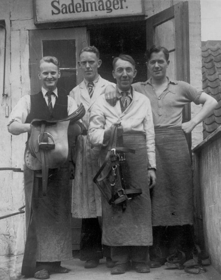fire sadelmager i 1942
